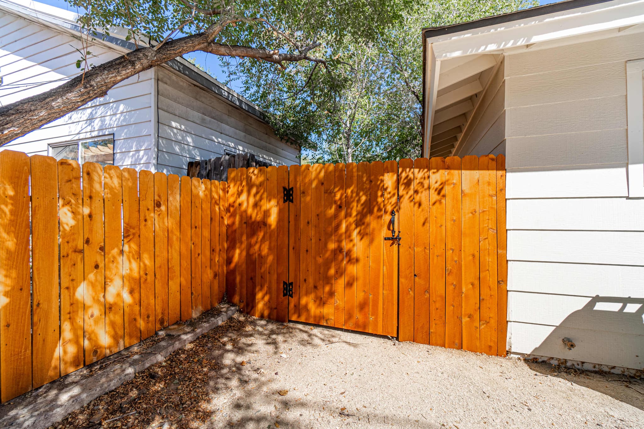 Emerald Escape - UNR & Pet Friendly - Fenced Yard — photo 12
