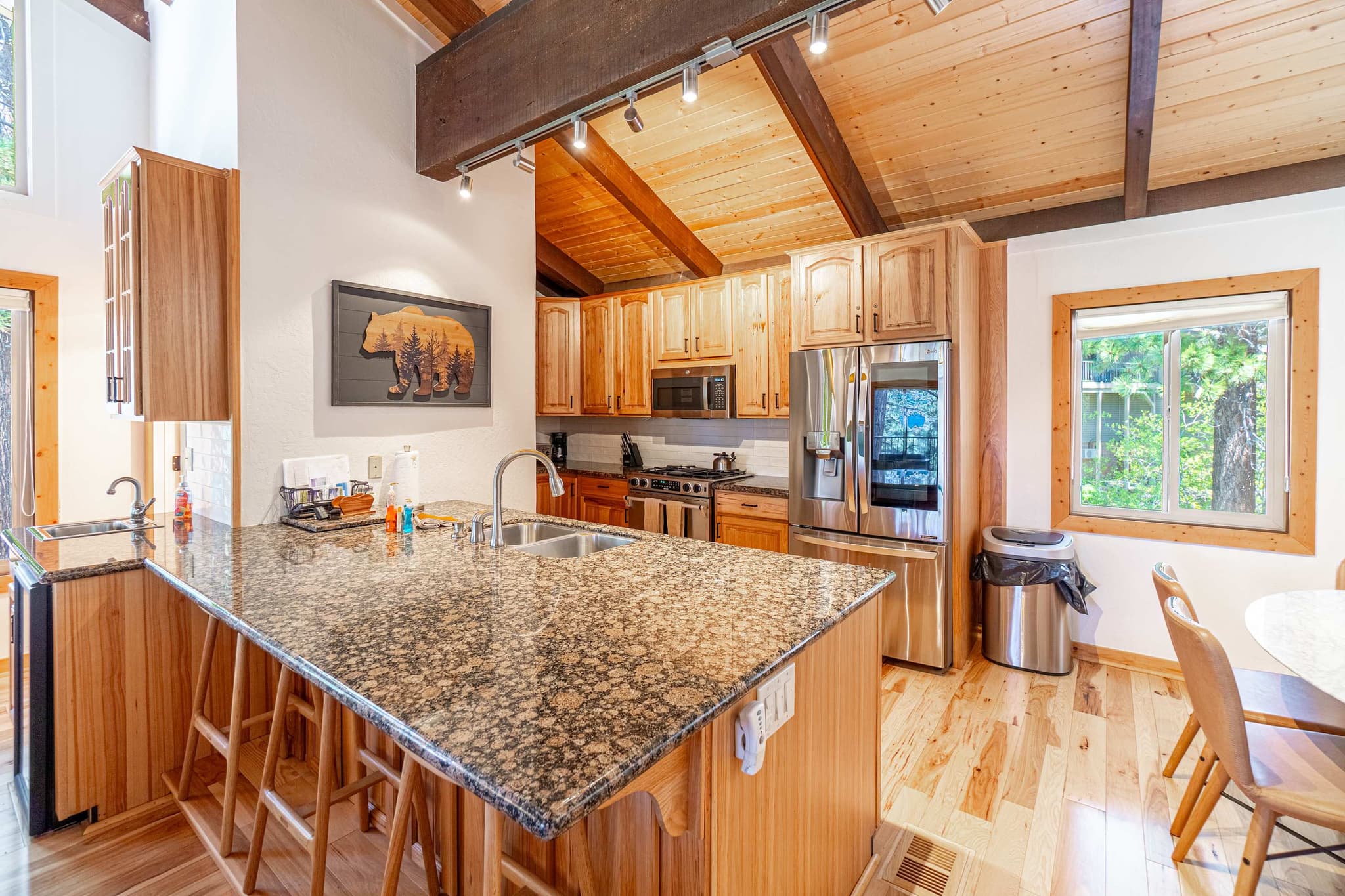 Upscale Tahoe Townhome near Incline w Fireplace — photo 4