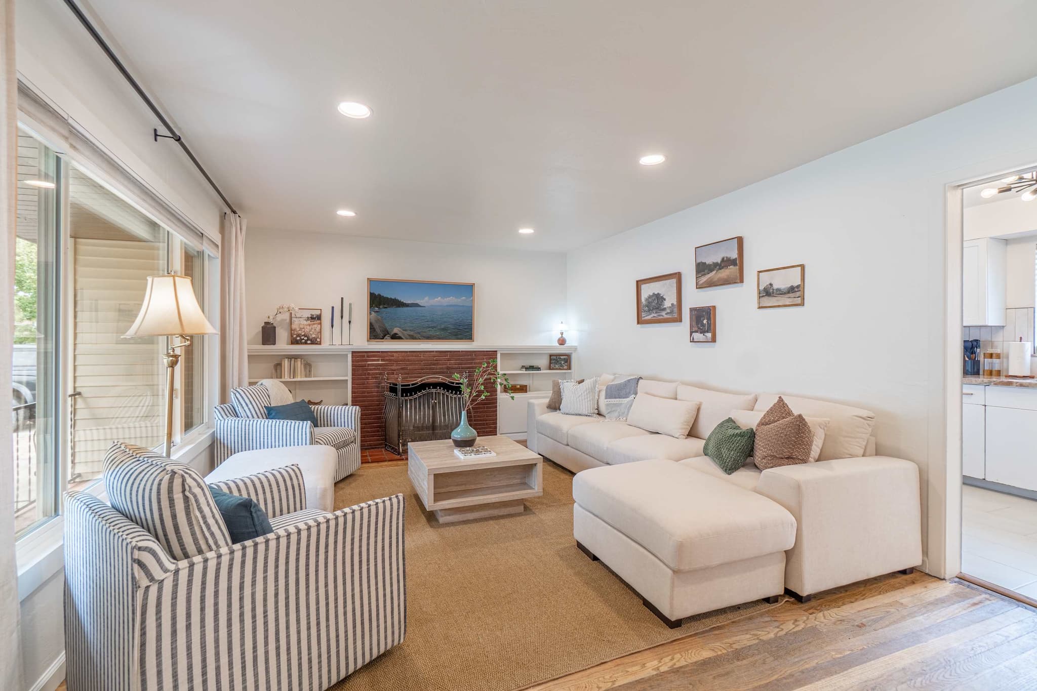 6 Bed Home w Hot Tub, Grill, Foosball & Cornhole — a vacation rental managed by Duvoire