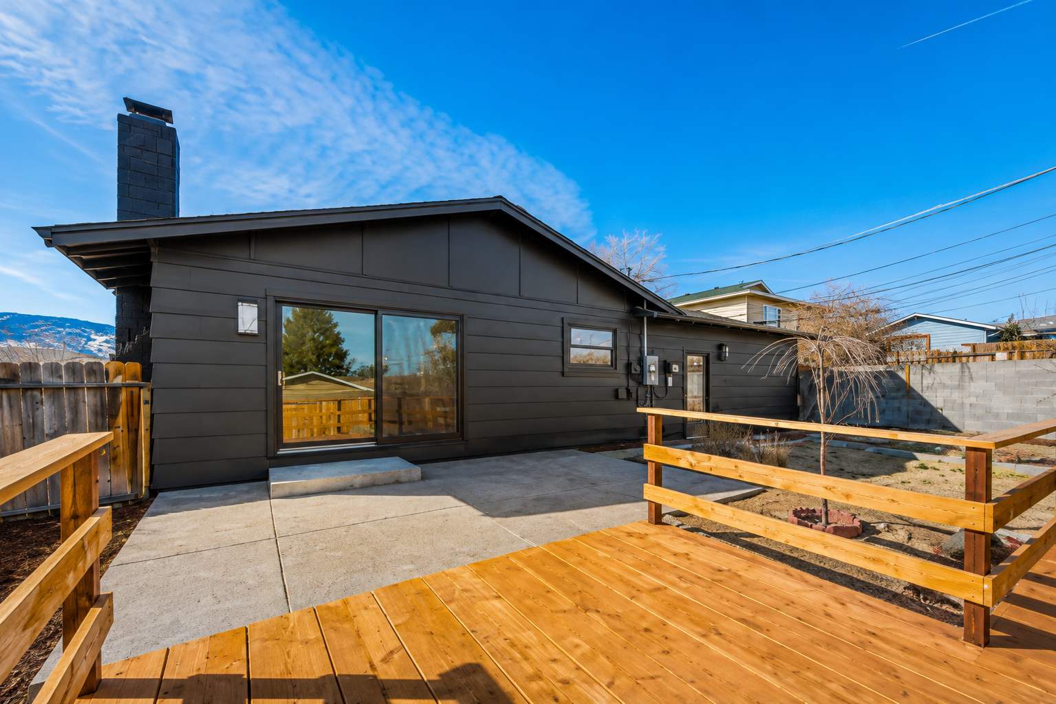 3 Bed, 2 Bath Pet-Friendly House Close to Downtown — photo 10