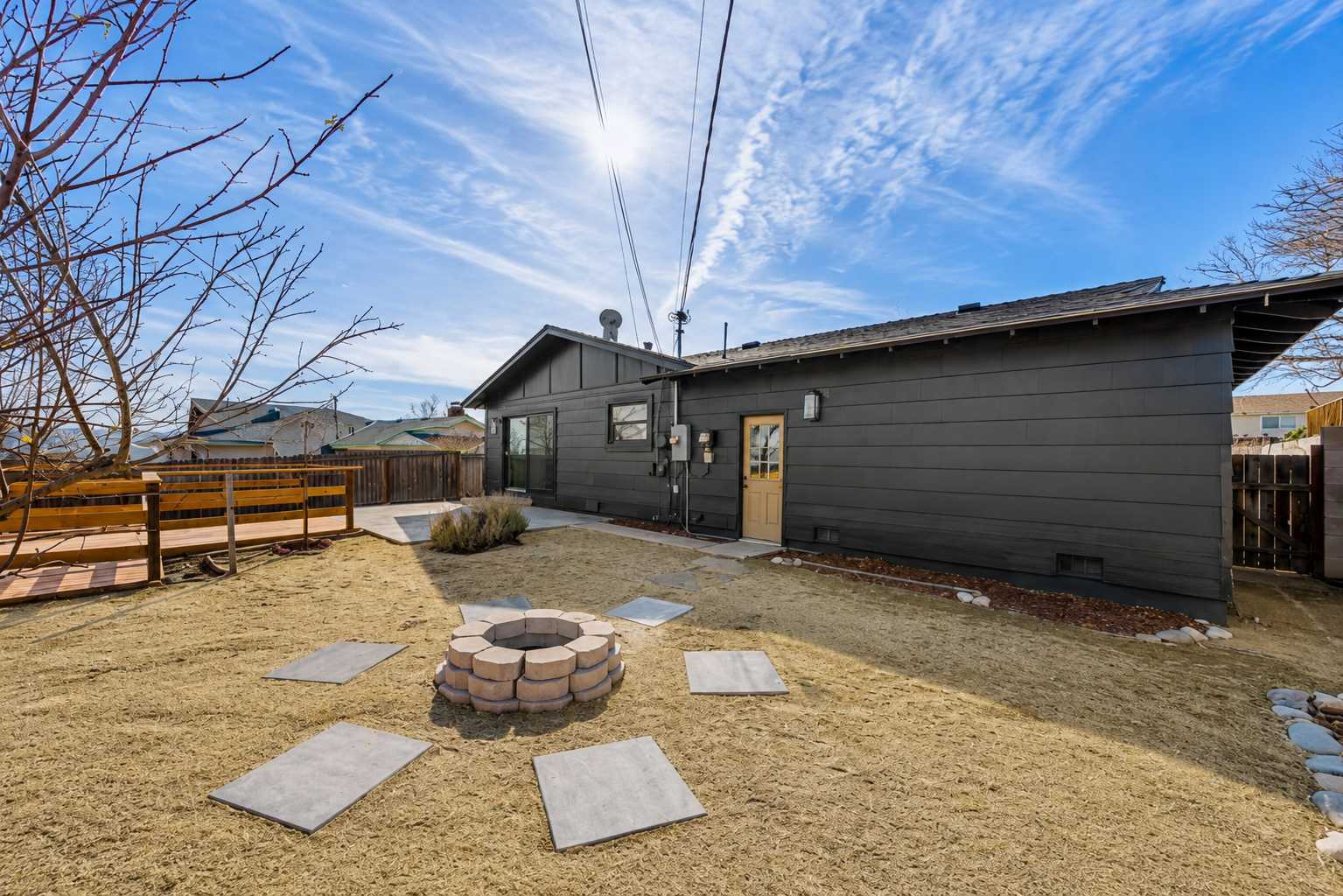 3 Bed, 2 Bath Pet-Friendly House Close to Downtown — photo 11